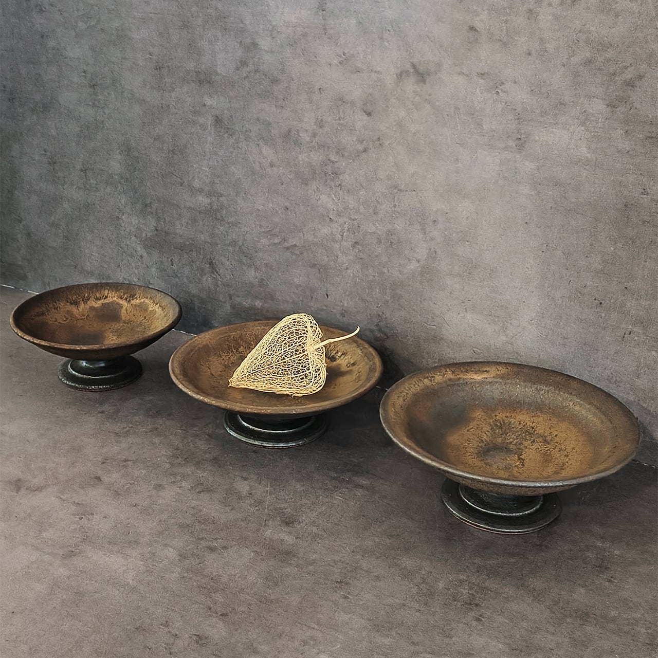 やちむん FUCLAY コンポート皿 脚付き皿 FUCLAY black コンポート