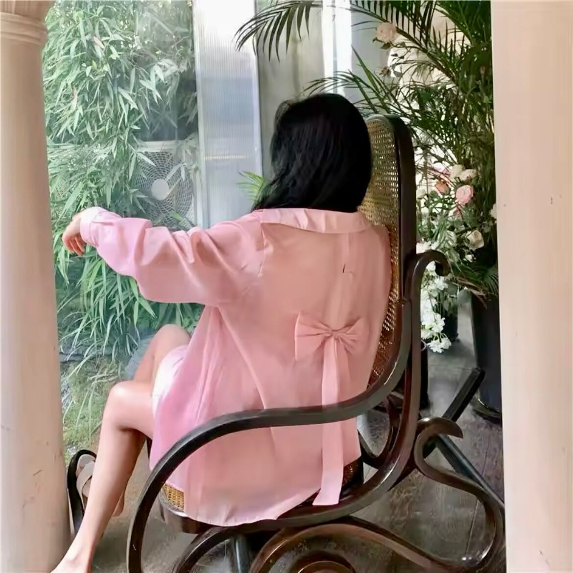 バックリボンシアーシャツ