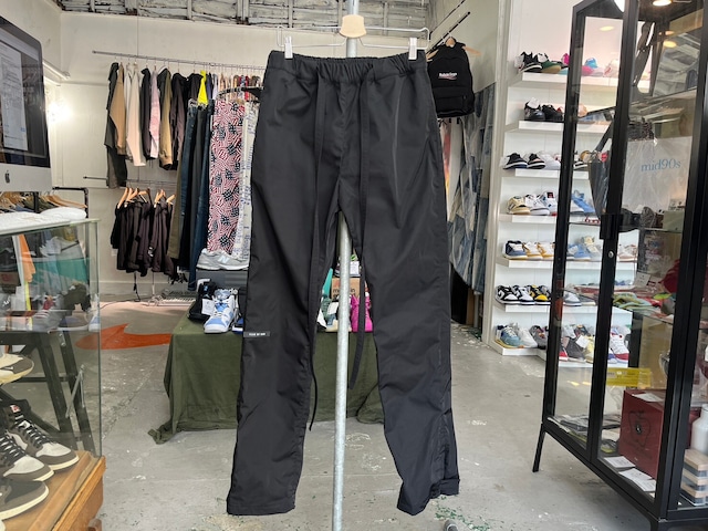 FEAR OF GOD SIXTH COLLECTION BAGGY NYLON PANT BLACK MEDIUM 58806