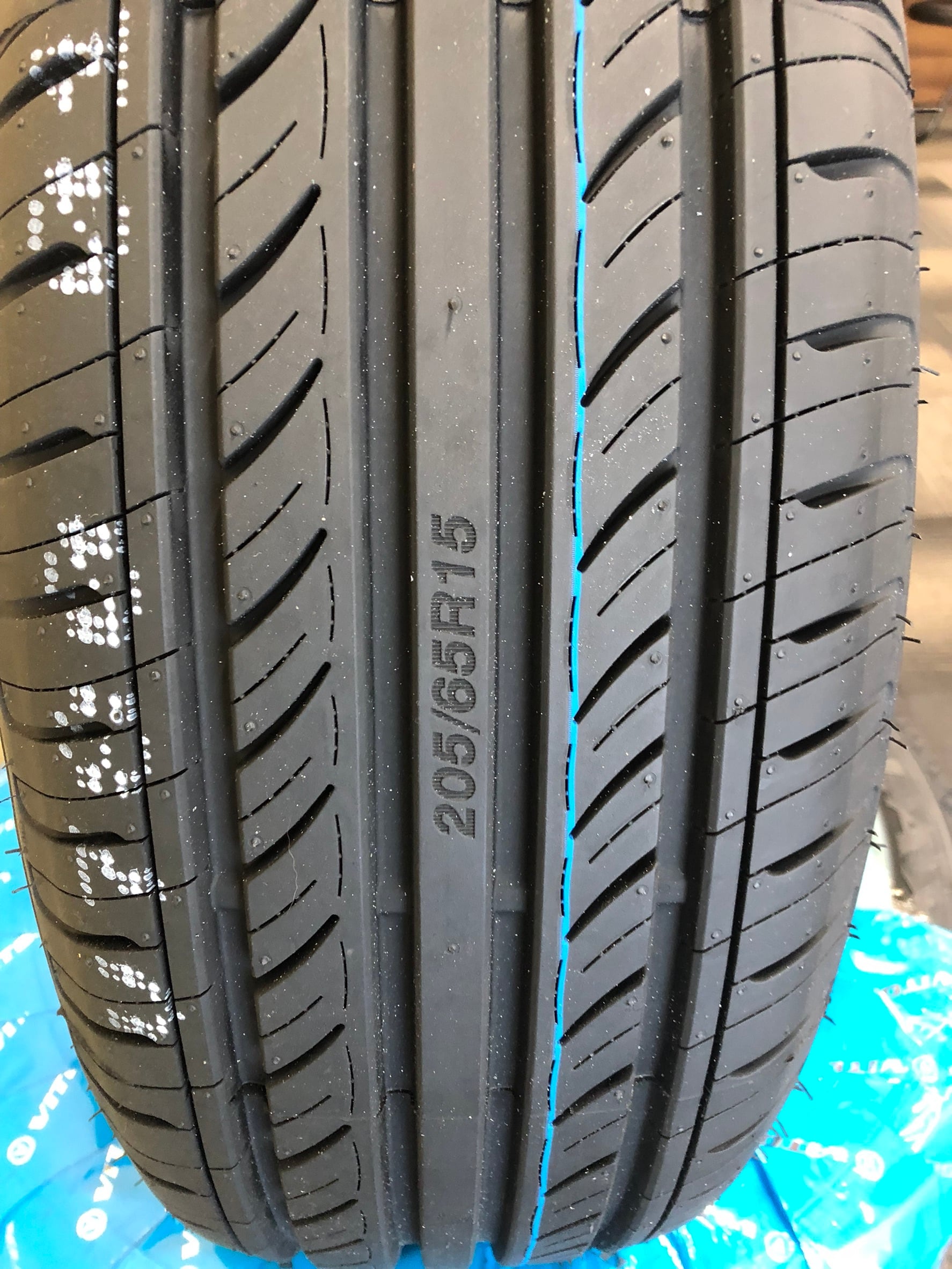 ックストラ 205/65R15 送料無料！15インチの通販 by BMB ｜ラクマ