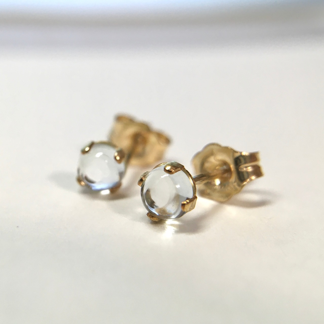 アクアマリン クリア カボションピアス 4mm 14kgf