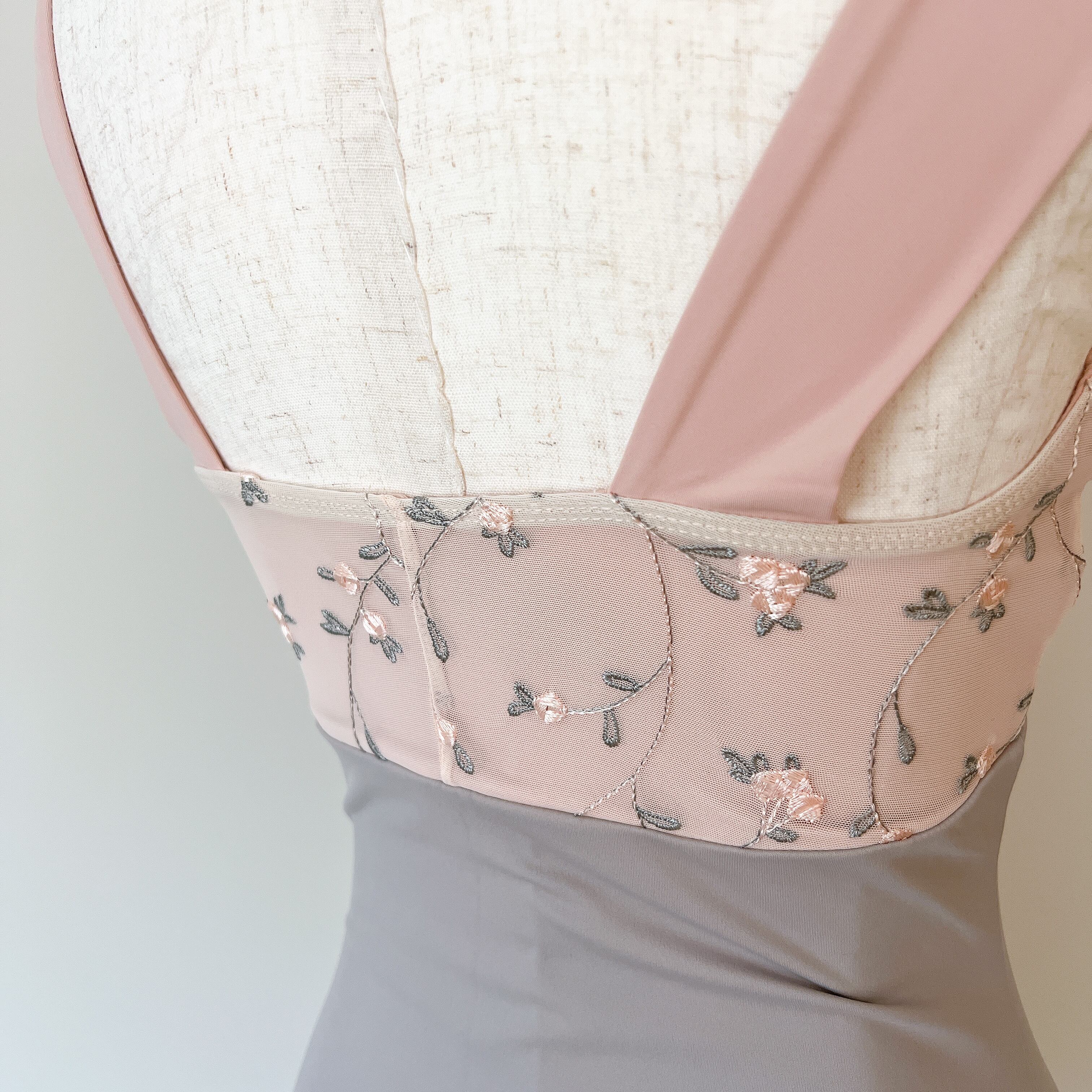 CATHY ワイドストラップ 刺繍 バレエレオタード | バレエショップ