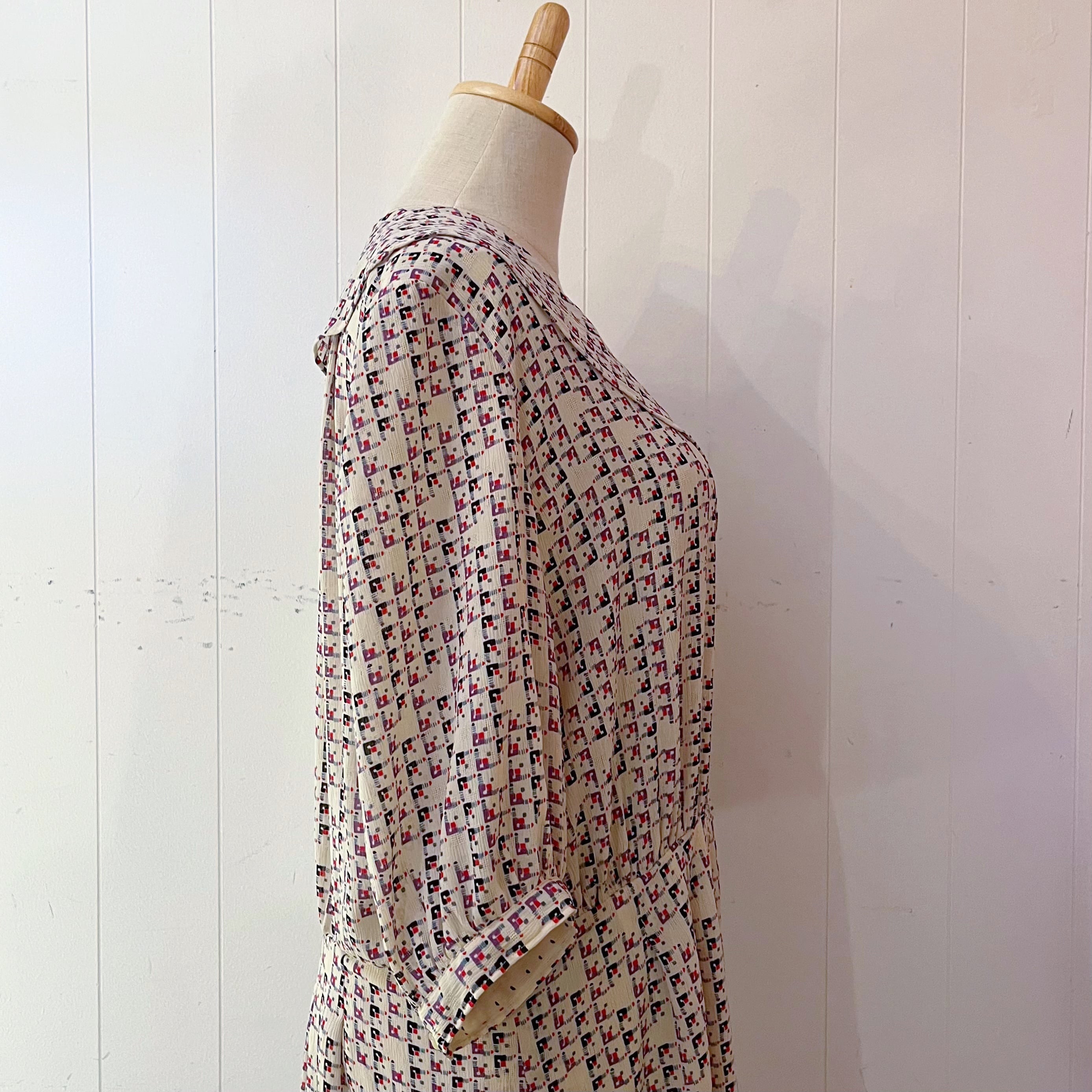 ivory mosaic pattern gather one-piece