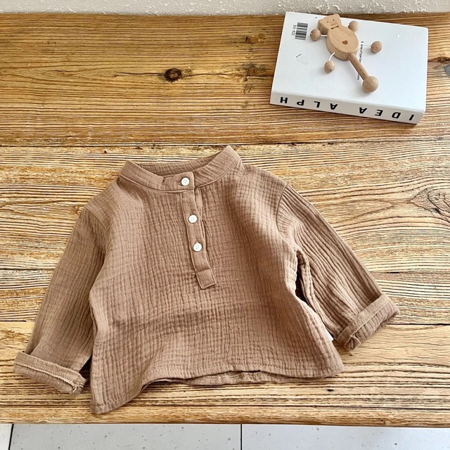 【取寄】着心地良くシンプルおしゃれに決まるノーカラーシャツ