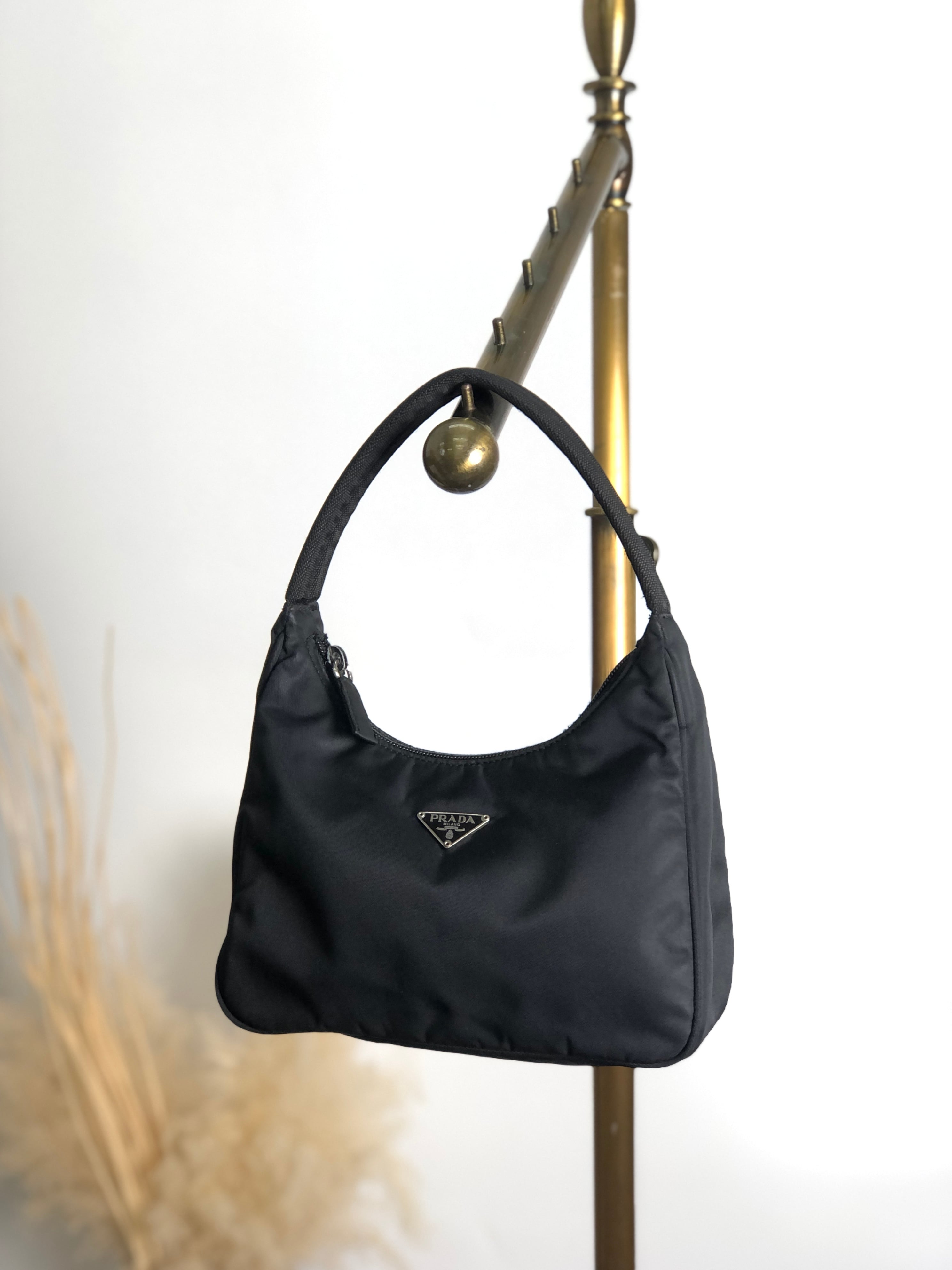 PRADA プラダ テスート ハンドバッグ ブラック トライアングル PRADA プラダ テスート ハンドバッグ ブラック トライアングル