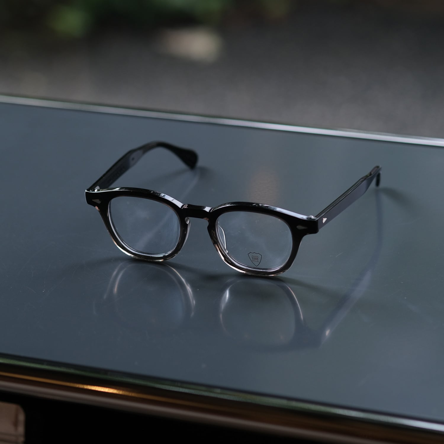 JULIUS TART OPTICAL】AR 48□22 - DARK BLACK FADE (LARGE) | SEESAW