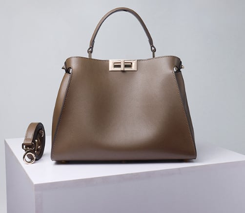 高級革 ショルダーバッグ ハンドバッグ 中サイズ