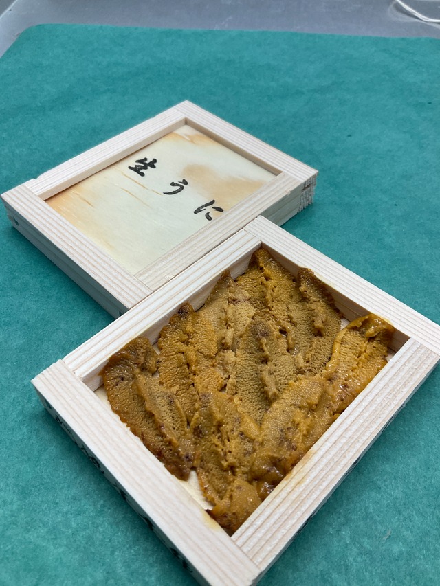 【最高品質】由良の黒ウニ/淡路島/本州ウニの最高峰/35g前後【並】【小箱】【川勝ブランド】