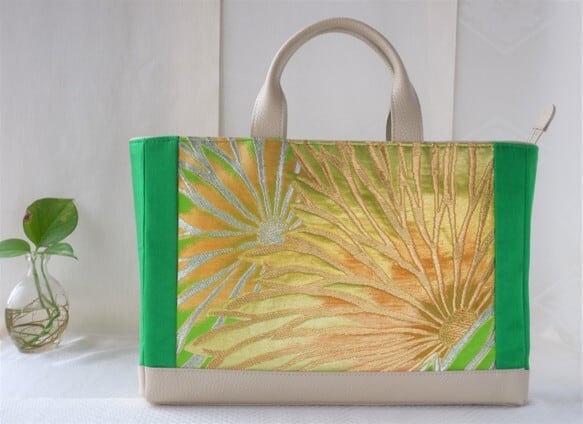 着物 トートバッグ 本革 金 緑 閃光 唐花 シルクの美しい光沢 着物