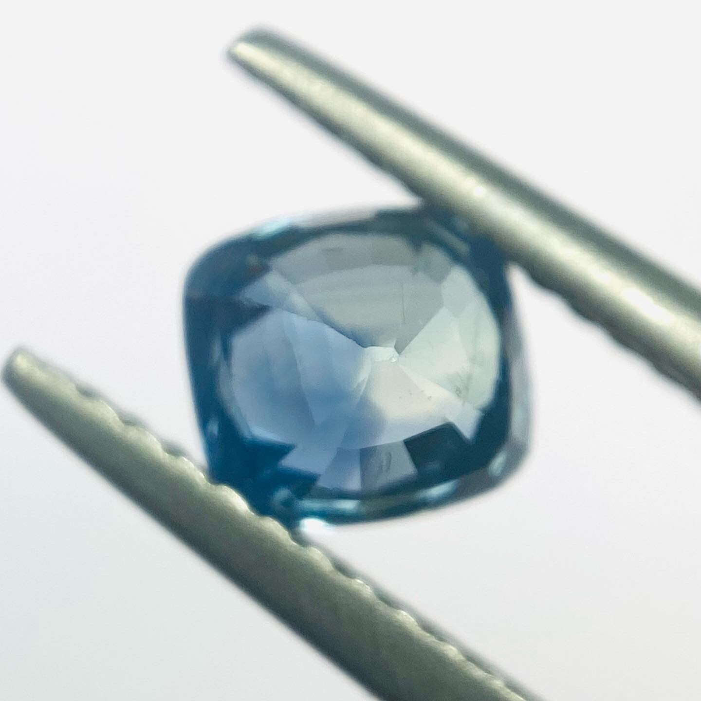 遠くに見る夏の風景 サファイア