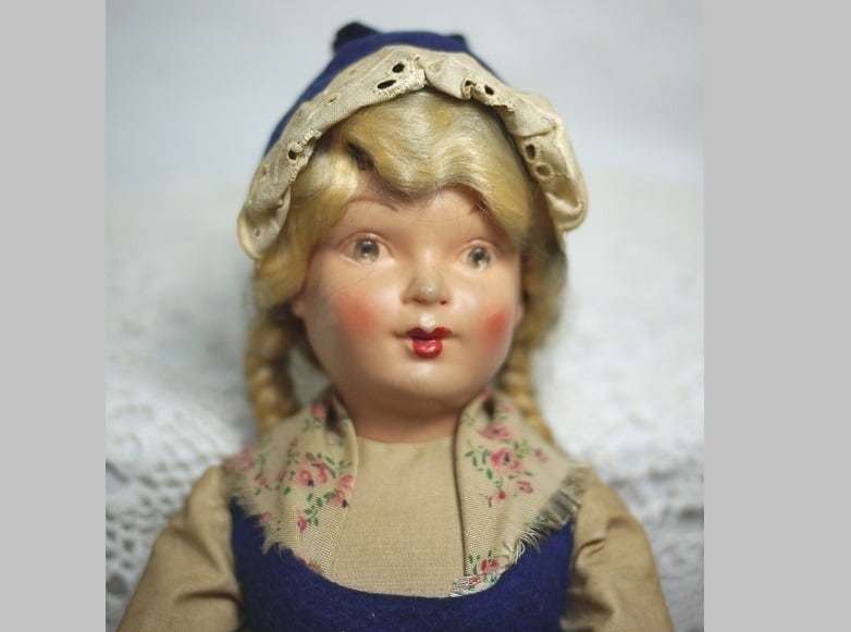 フィンランド 青いベストのお人形 Munsala 民族衣装人形 LILLE VENN