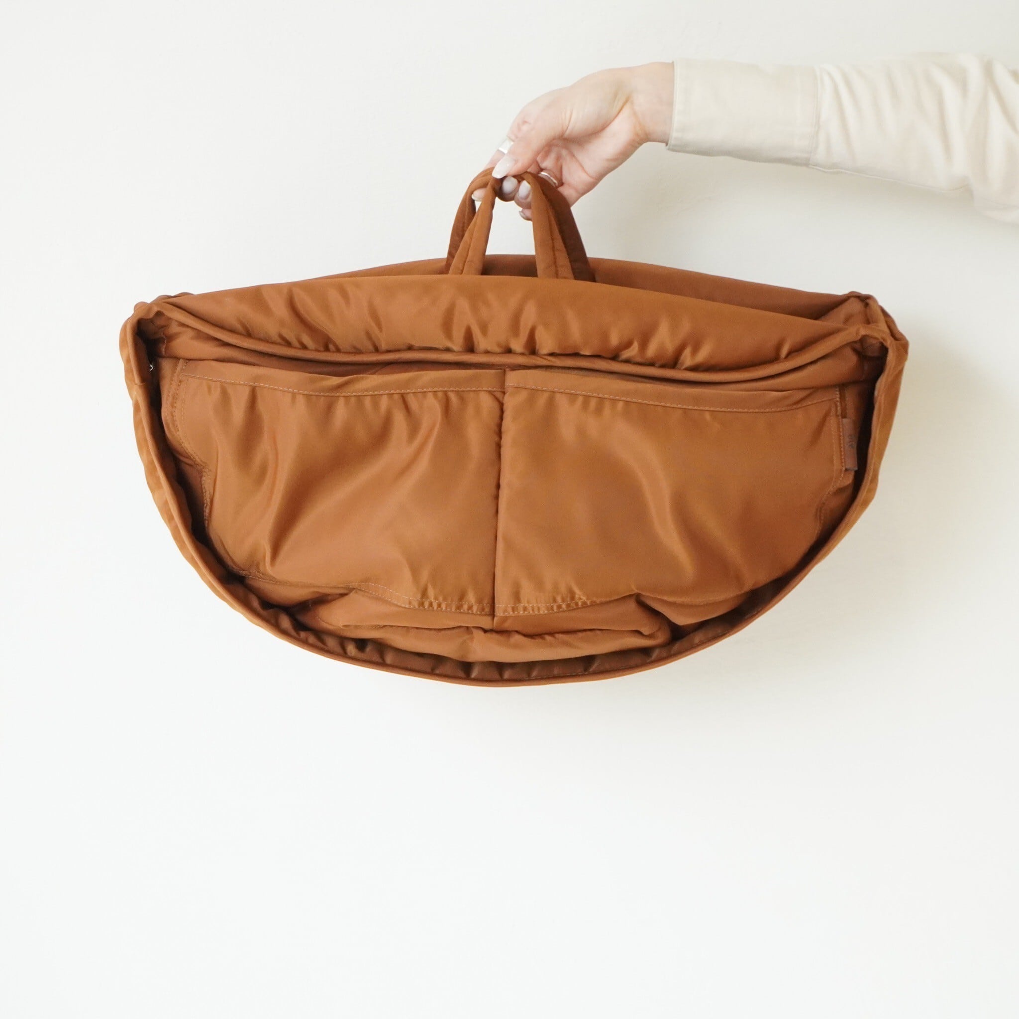 ote. sling bed bag CAMEL | ote.
