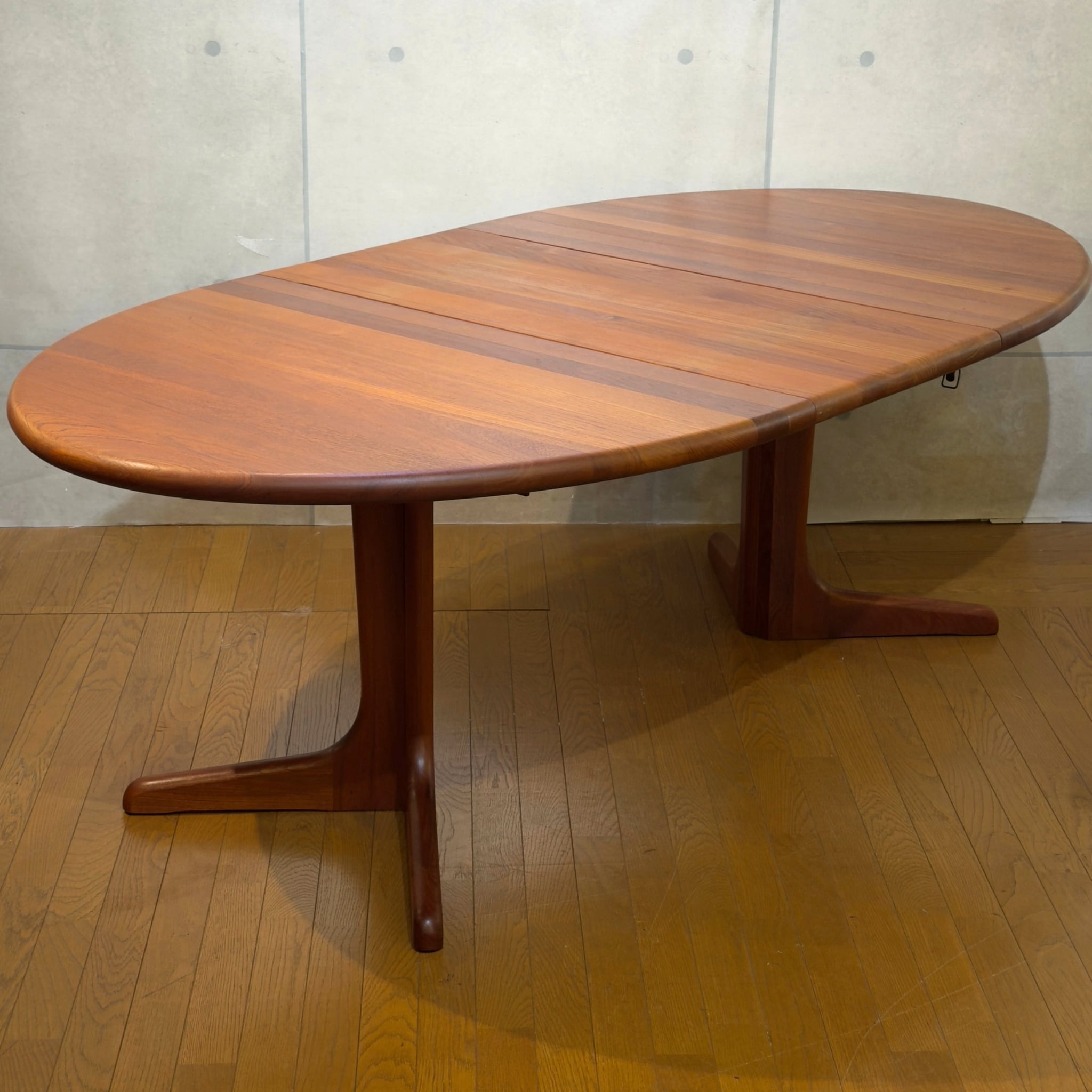 VINTAGE】Nordic Extension Oval Dining Table / 北欧ヴィンテージ