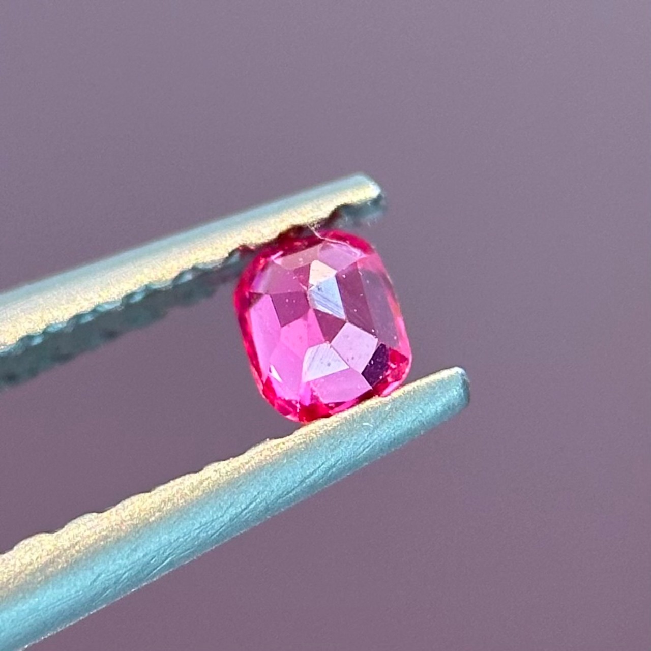 ミャンマースピネル【8】3.0x2.5mm,0.14ct