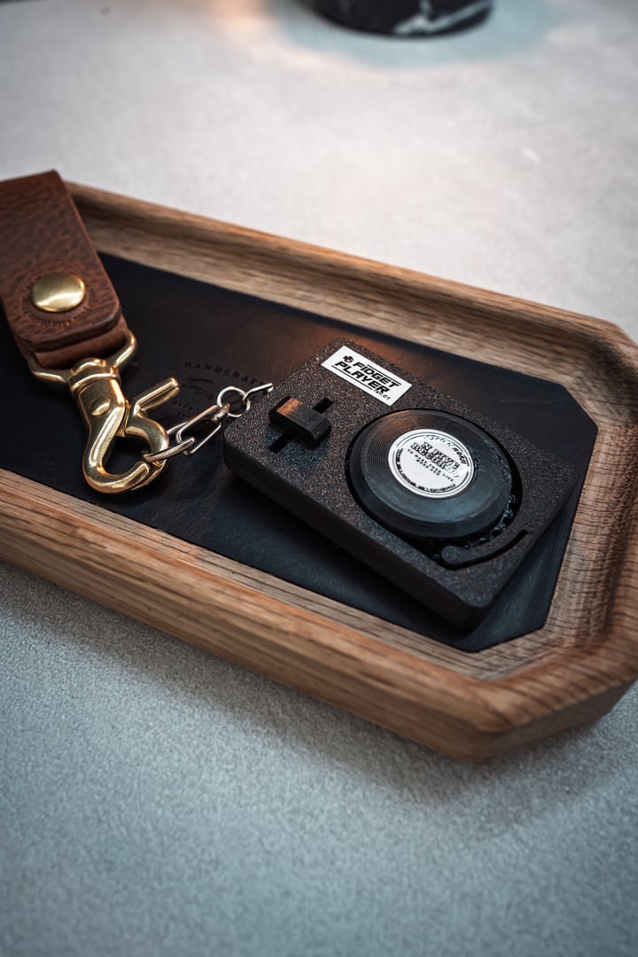 FidgetPlayer - カチャカチャ回して楽しむレコードプレイヤー型