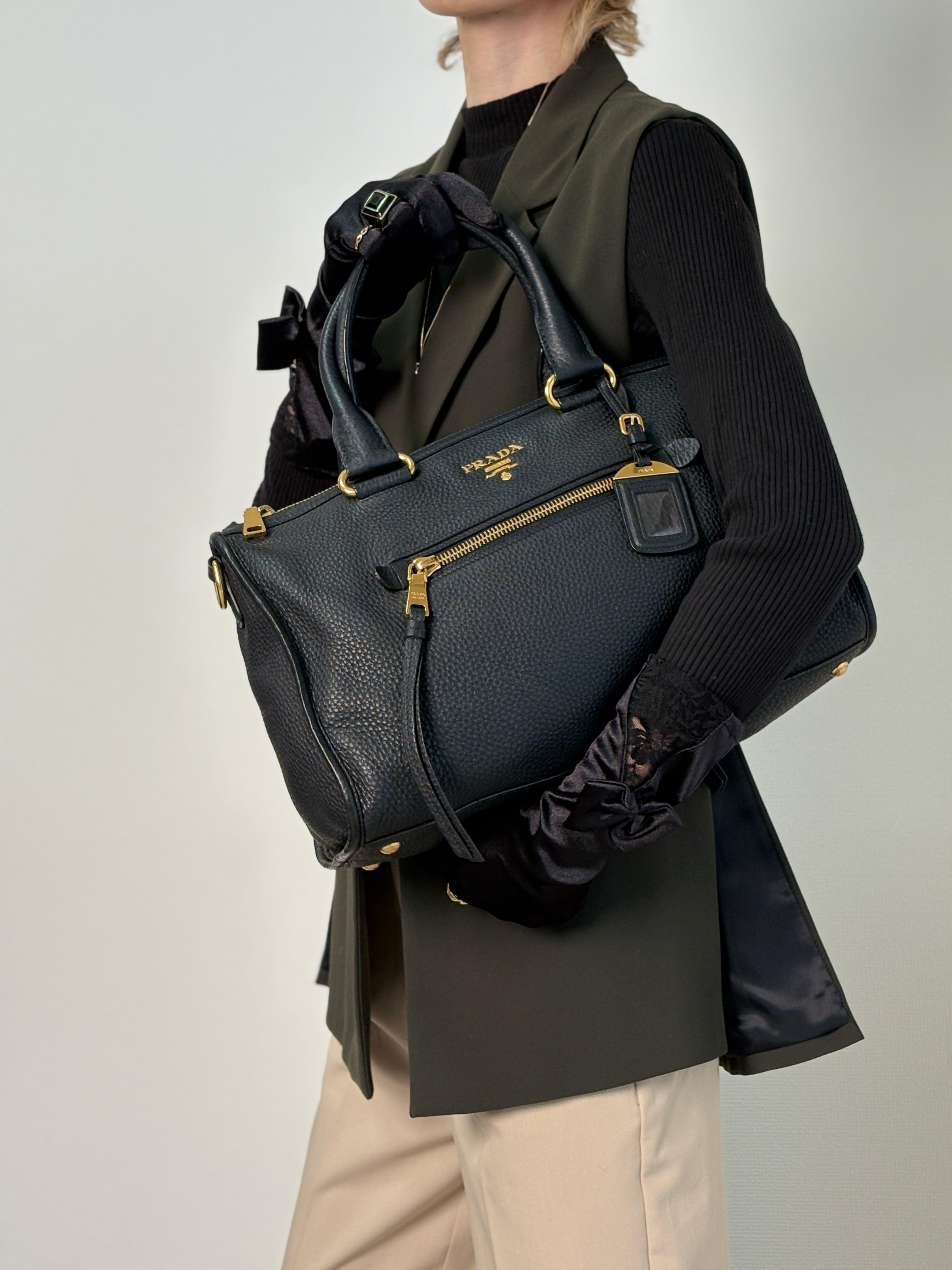 PRADA プラダ ショルダーバッグ ブラック ロゴ レザー 2WAY vintage