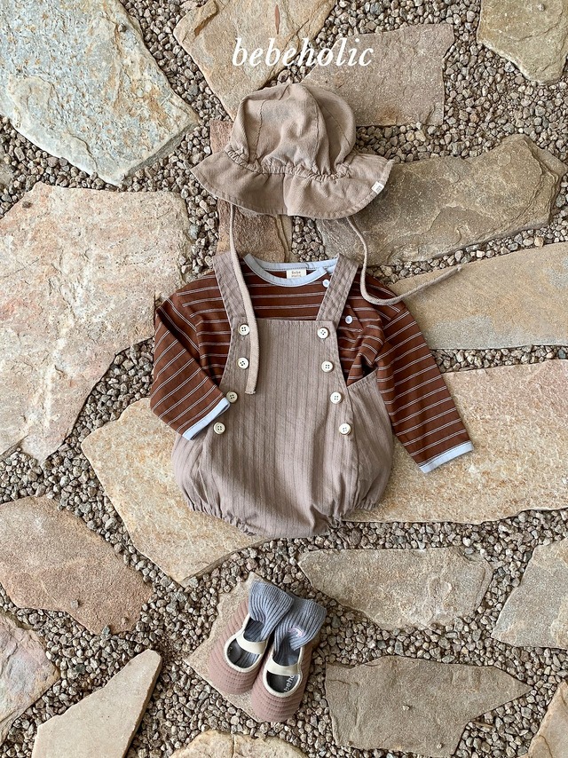 ⭐︎即納⭐︎[bebeholic] button sus rompers