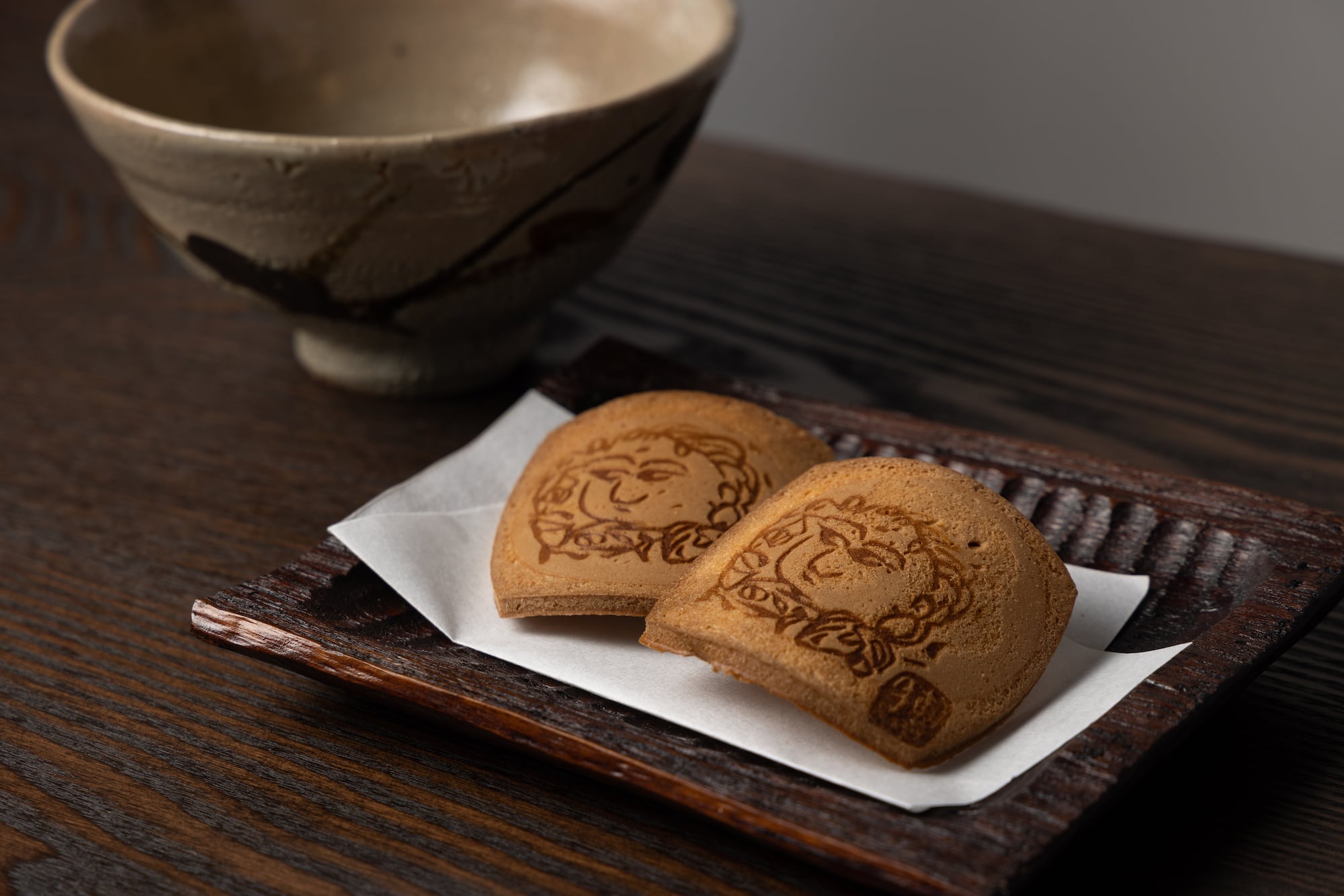 棟方志功せんべい（5袋10枚入り）｜日西美勝堂 | 水と匠 公式