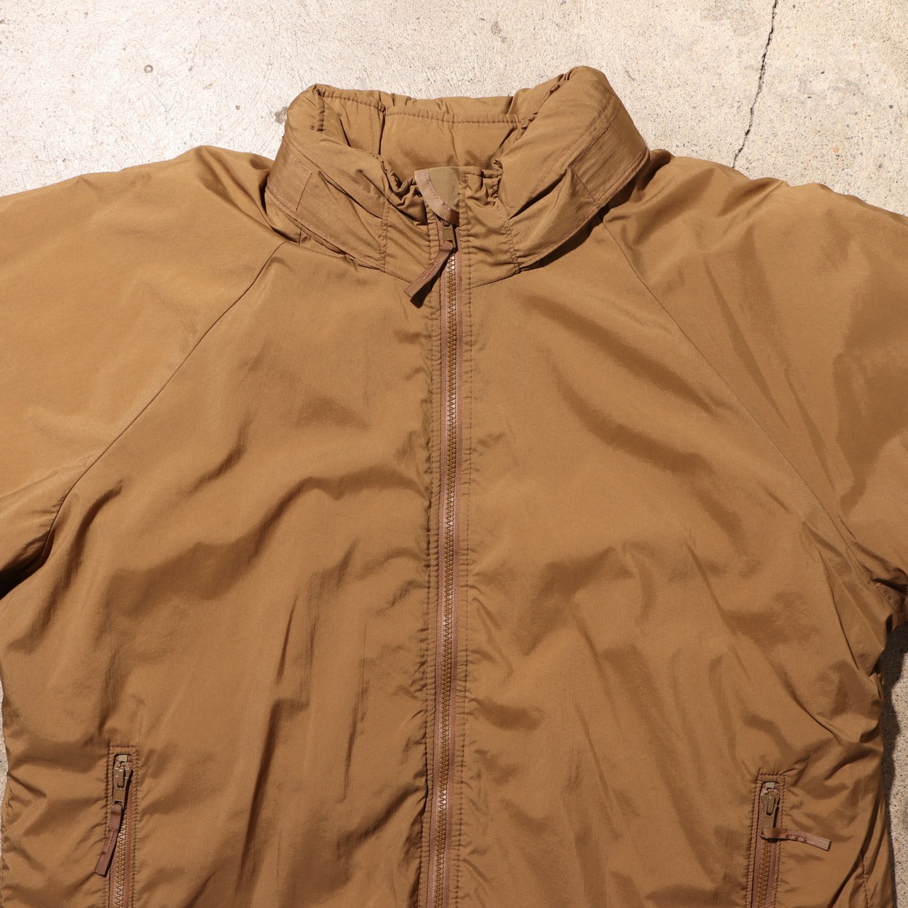 美品 M-R 09年 WILDTHINGS USMC プリマロフト コヨーテブラウン ワイルドシングス プリマロフト PRIMALOFT 茶色