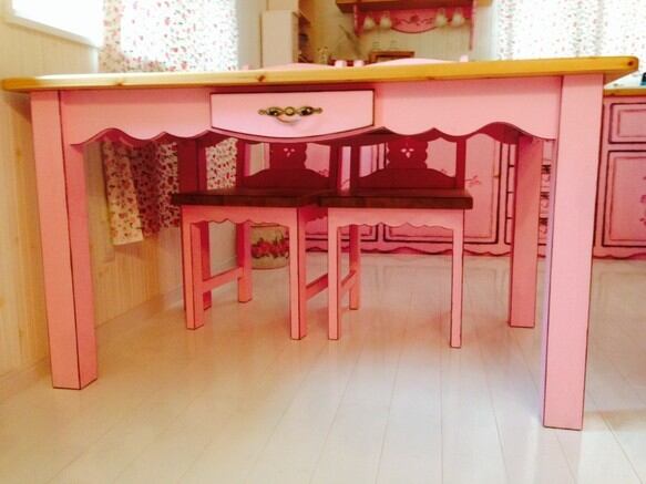 薔薇のダイニングテーブル5点セット ピンク 家具 プリンセス ローズ 机 カントリー家具 作業台 メルヘン 姫系 アンティーク家具 薔薇のインテリア エクステリア専門店 プリンシアローズ