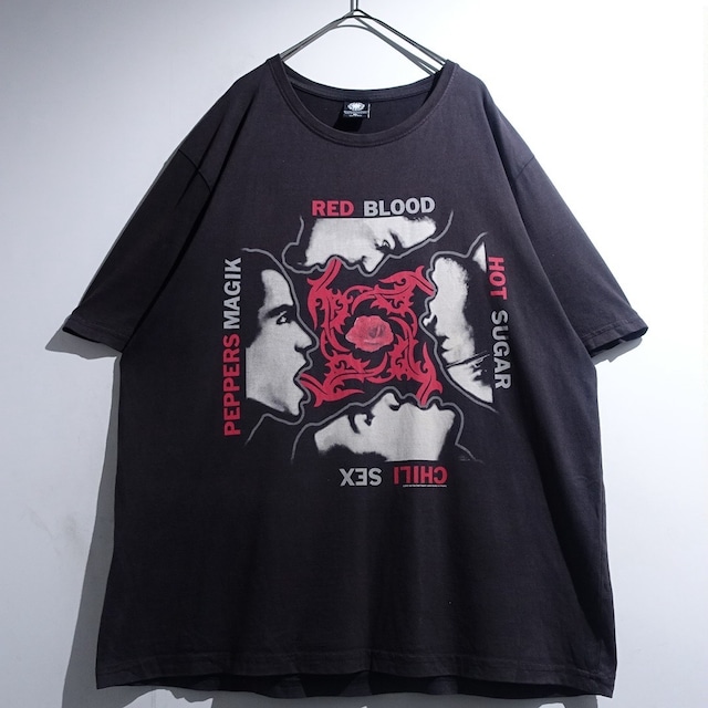 "Red Hot Chili Peppers" Black Print Design Band T-Shirt