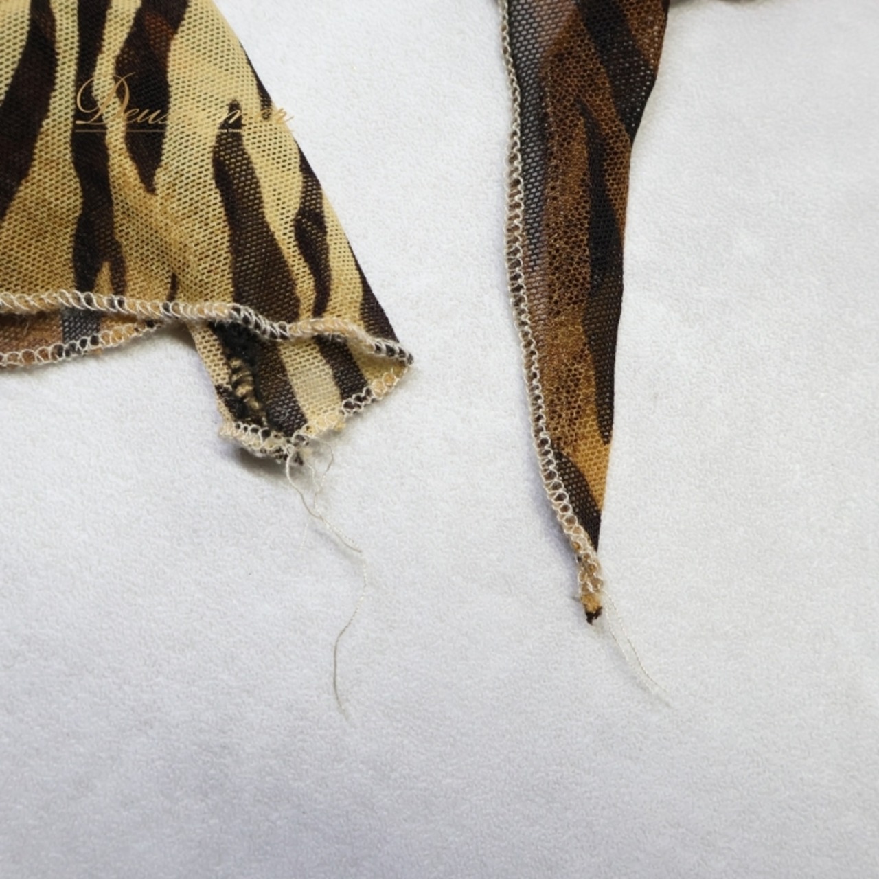 ベリーダンス 衣装 チョリ トップス ブラック系 クイーン Queen エジプト製 ゼブラ柄 模様 練習 レッスン 伸縮 ストレッチ 黒 橙 茶 派手 イベント ステージ かっこいい 華やか ブラウス 羽織り オレンジ系 ブラウン系