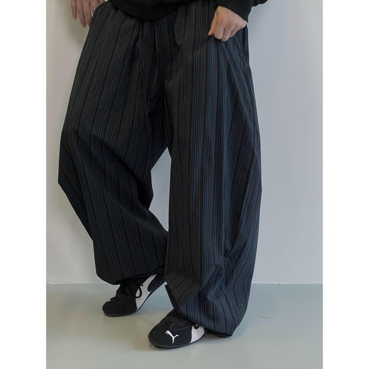 ダークブルーブラックストライプパンツ　915