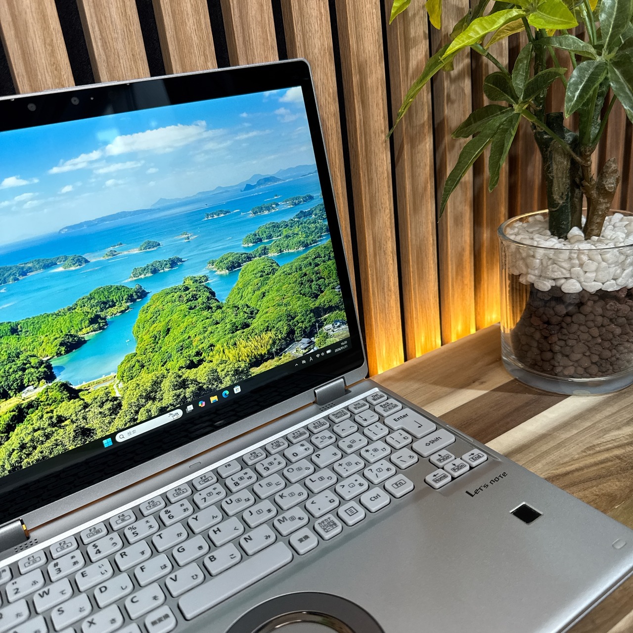 \ 公式ショップ限定価格❣️/ 高解像度《タッチディスプレイ》Let's note QV9 メモリ8GB SSD512GB 第10世代 最新ノートパソコン 安心サポート＆3ヶ月保証付き