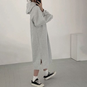 パーカー ワンピース 長袖 裏起毛 レディース 秋冬 韓国 大人 カジュアル おしゃれ サイドスリット ロングワンピース 防寒 保温 ゆったり リラックス 体型カバー 大人可愛い 大人女子