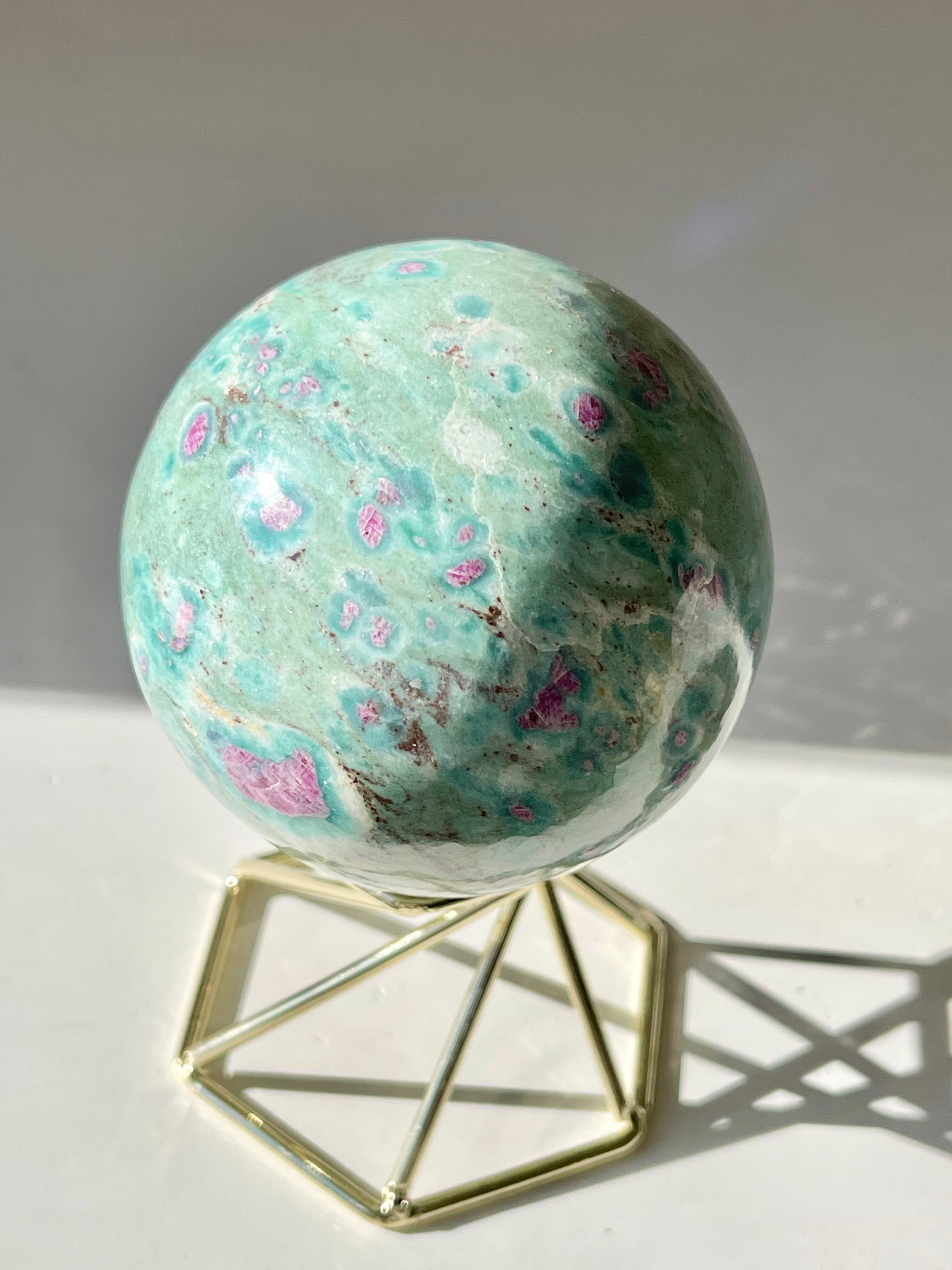 ルビーインフックサイトスフィア/Ruby in fuchsite sphere