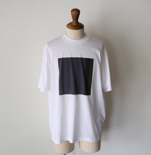 STILL BY HAND “ Gradient Graphic TEE ( White )”