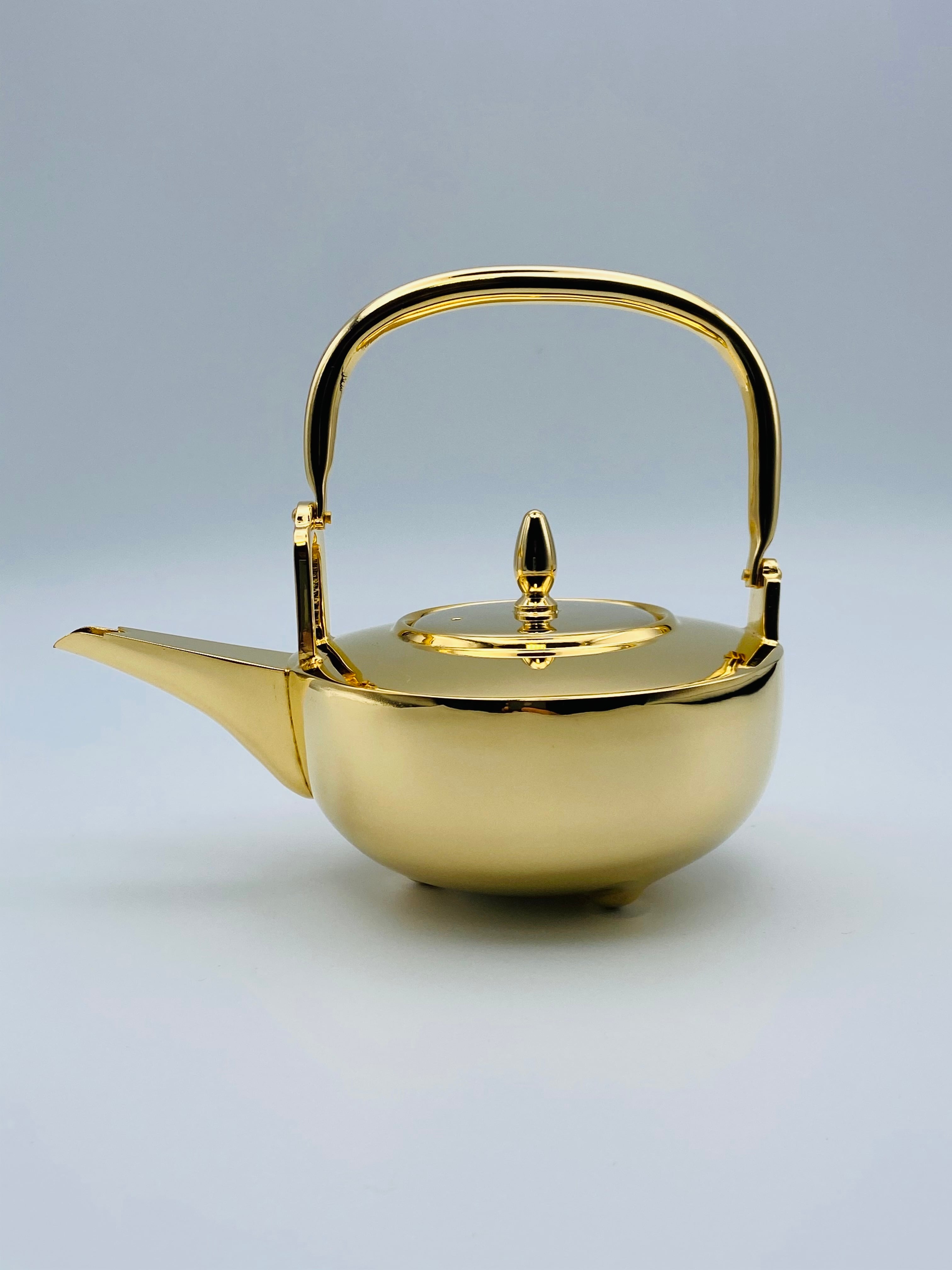 銚子(酒器) 金 | 燕三条の洋食器専門店 銀燕 銚子(酒器) 金 | 燕三条の洋食器専門店 銀燕