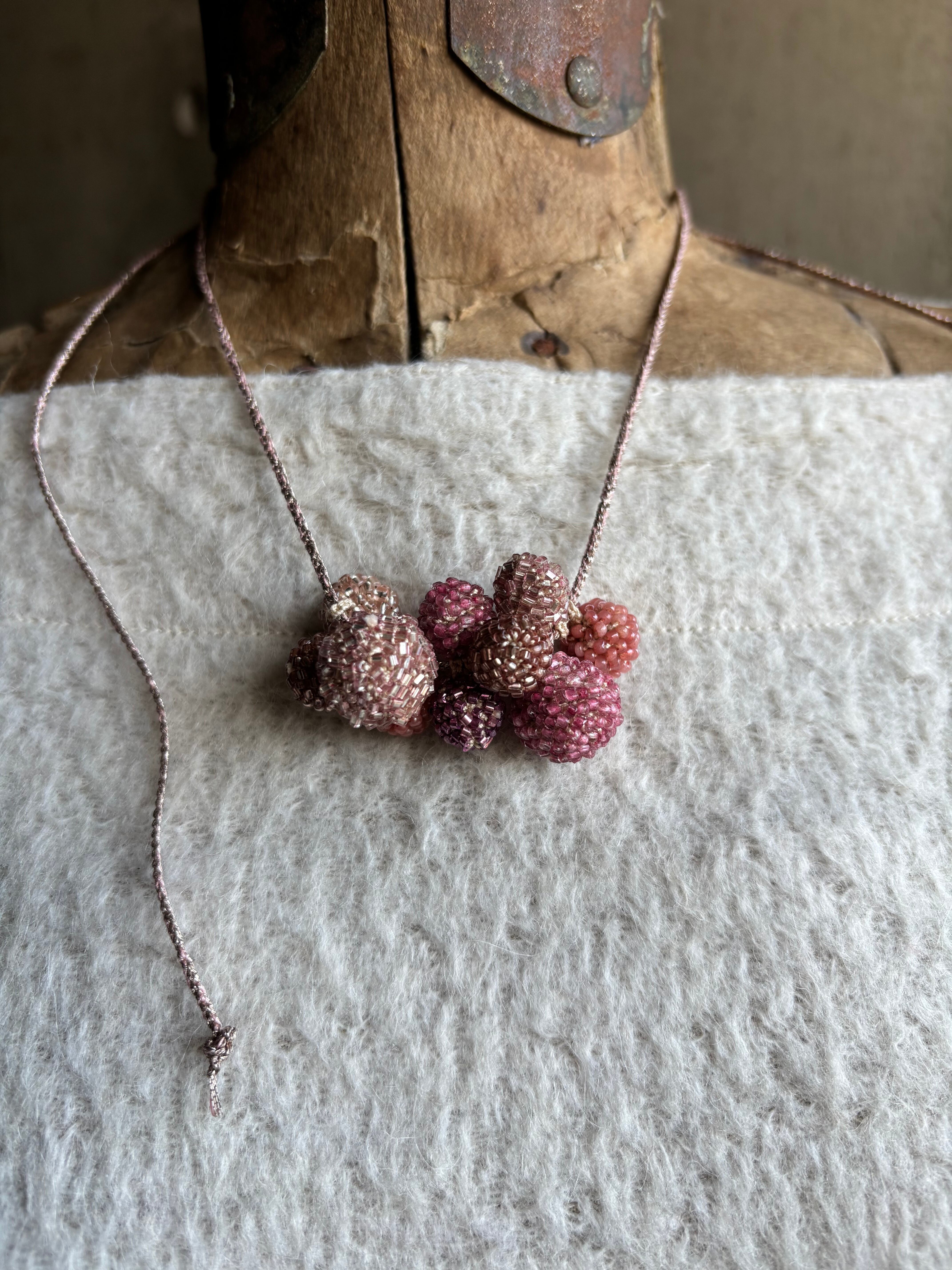 sanshou necklace L rose