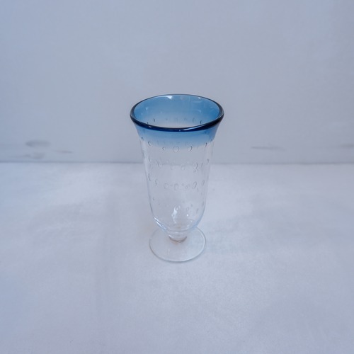 青い水溜りグラス