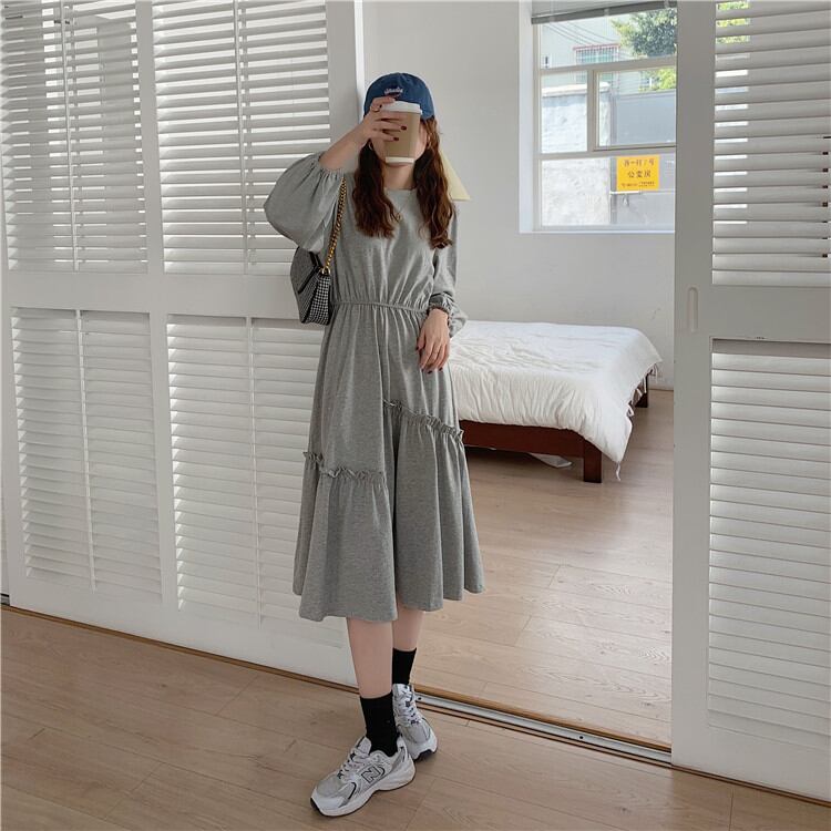 シンプルなアイテムに旬のデザインを1つ ラウンドネック 長袖 ワンピース ロングスカート