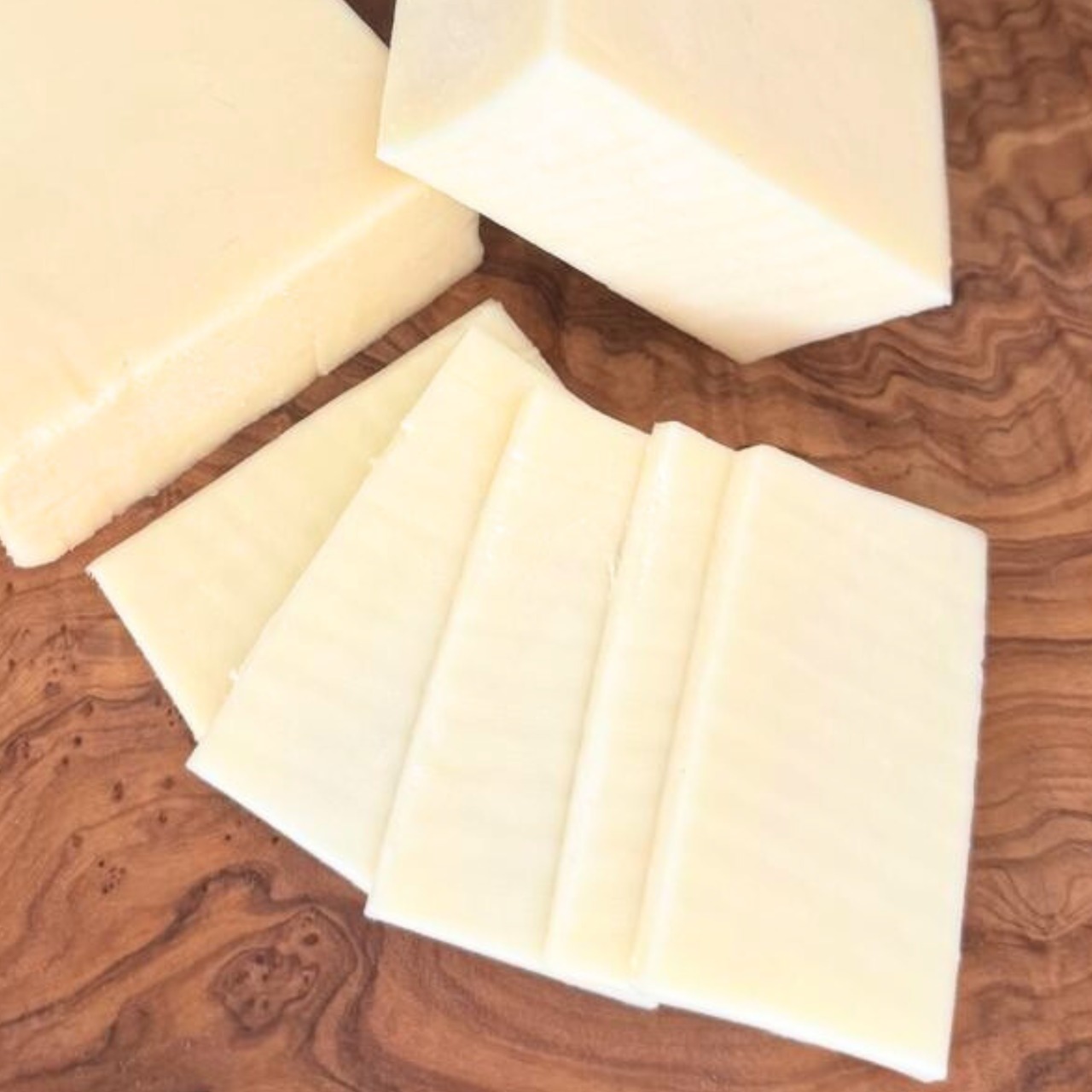 アメリカ産 グラスフェッド 低脂肪モッツァレラチーズ 2kg 業務用｜切りたて・無添加 USA Grassfed Low-Fat Mozzarella Cheese 2kg | Bulk Pack | For Professional Use