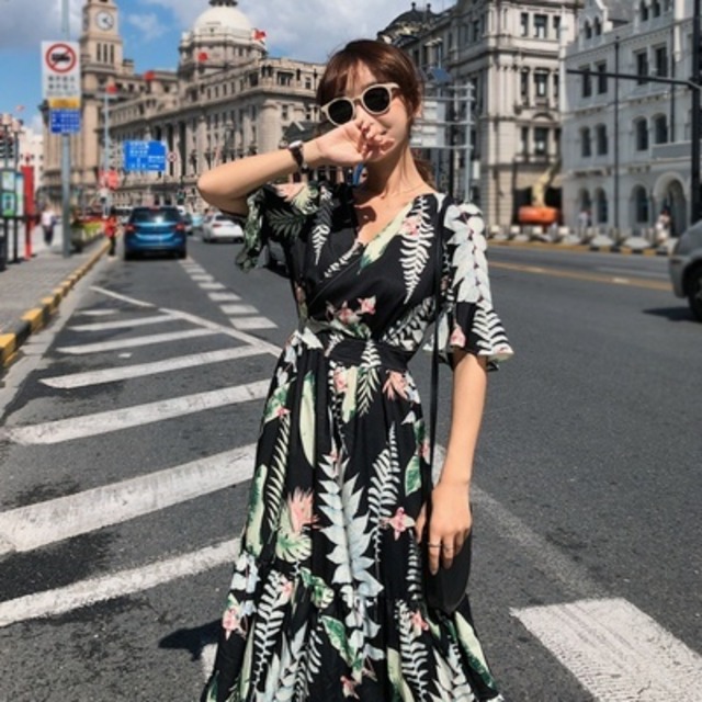 ワンピース リゾート ロング ティアードワンピース 花柄 半袖 フレア袖 ガーリー フレア ミモレ丈 ふんわり 可愛い おしゃれ 春 夏 秋 オルチャン 大人 代 30代 40代 デート お出かけ 女子会 旅行 レディース 韓国 韓国ファッション Country Road