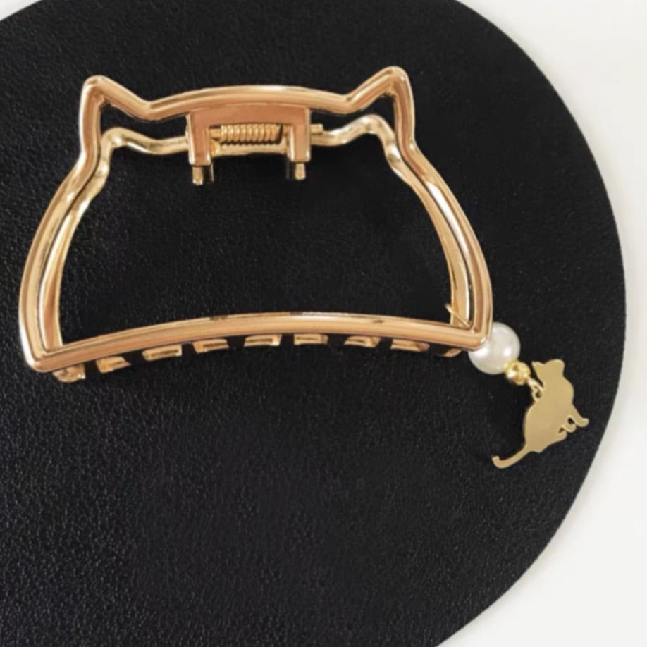 じゃれねこちゃんとひまわり　ヘアクリップ　とらねこ じゃれねこちゃんとひまわり ヘアクリップ とらねこ