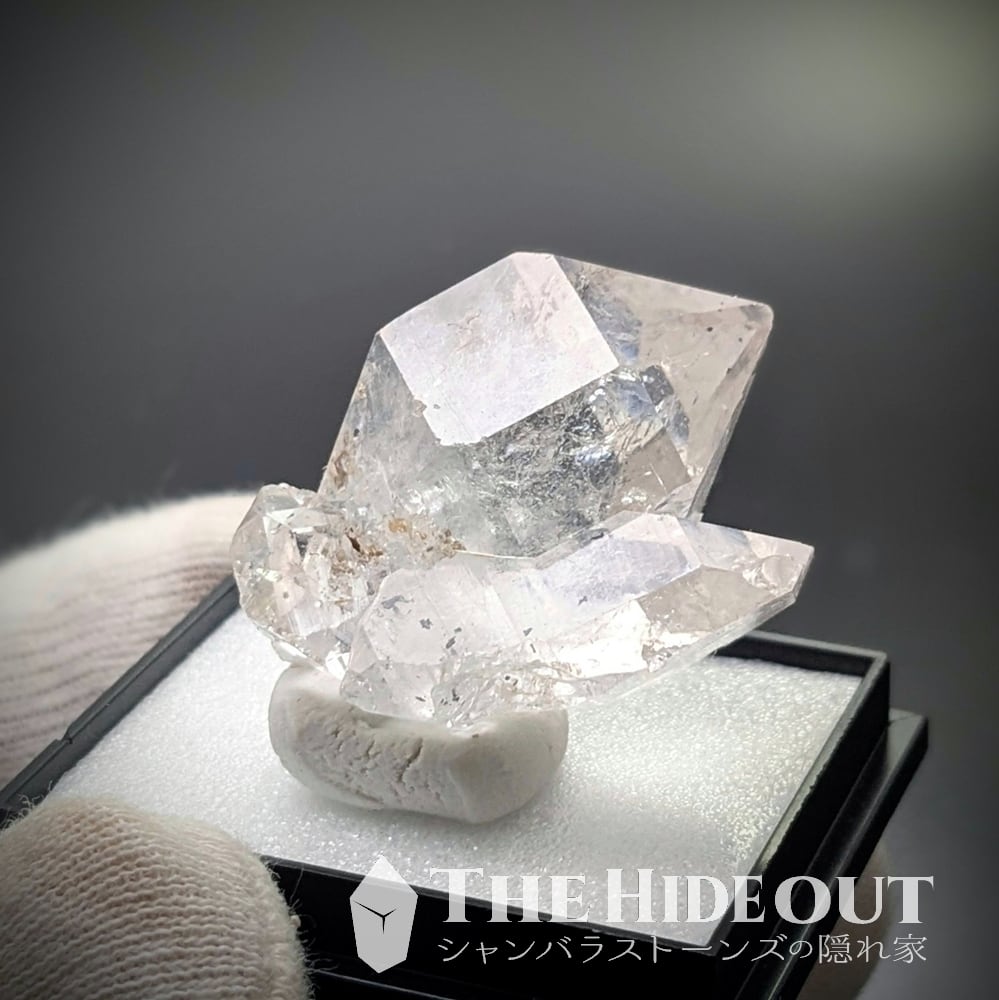 過去品アウトレット/B級品セール033 パキスタン産カーボンインクォーツ原石 DTくっつき虫にウォータークリア