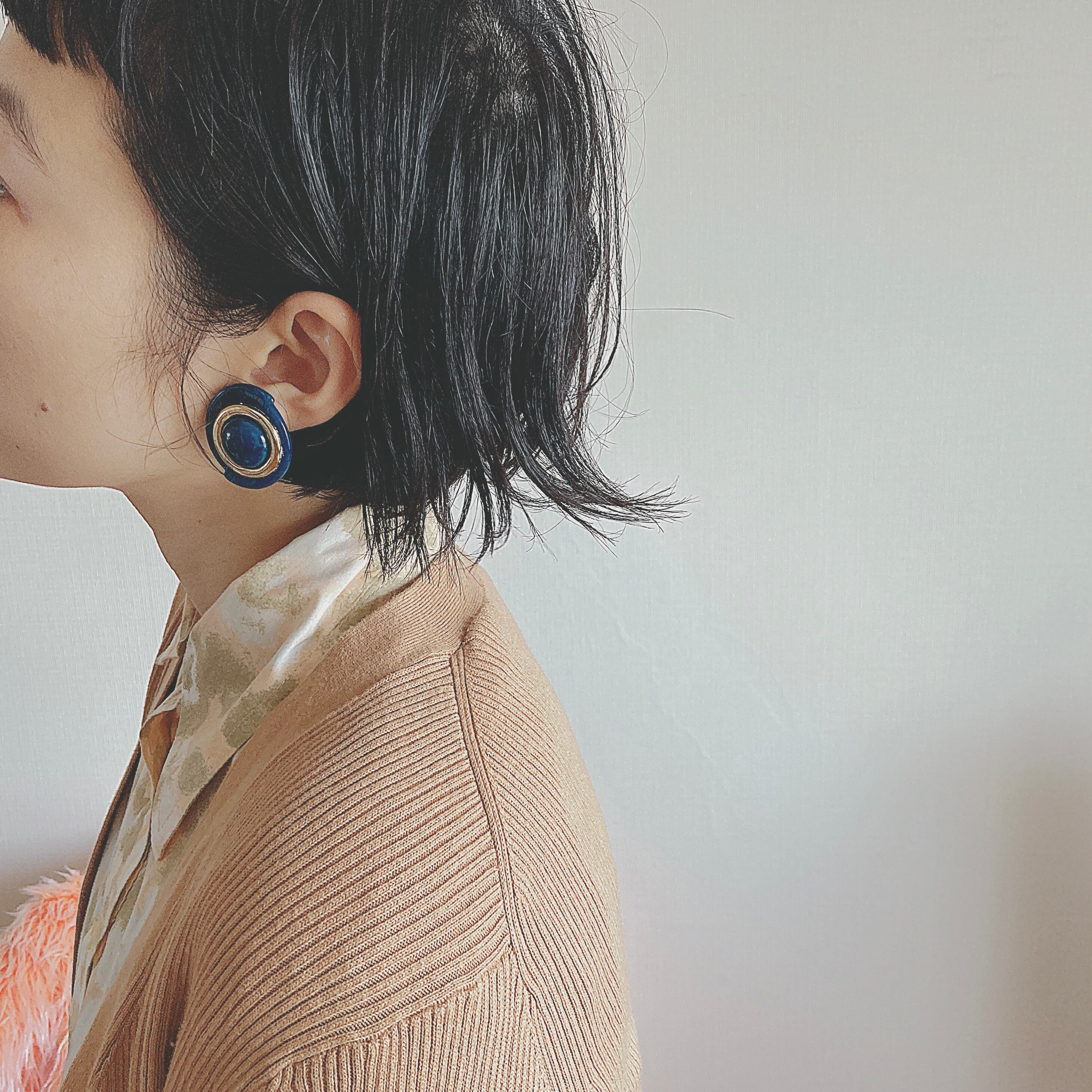 Vintage 60s - 80s blue acrylic gold line earrings ヴィンテージ 60 ...