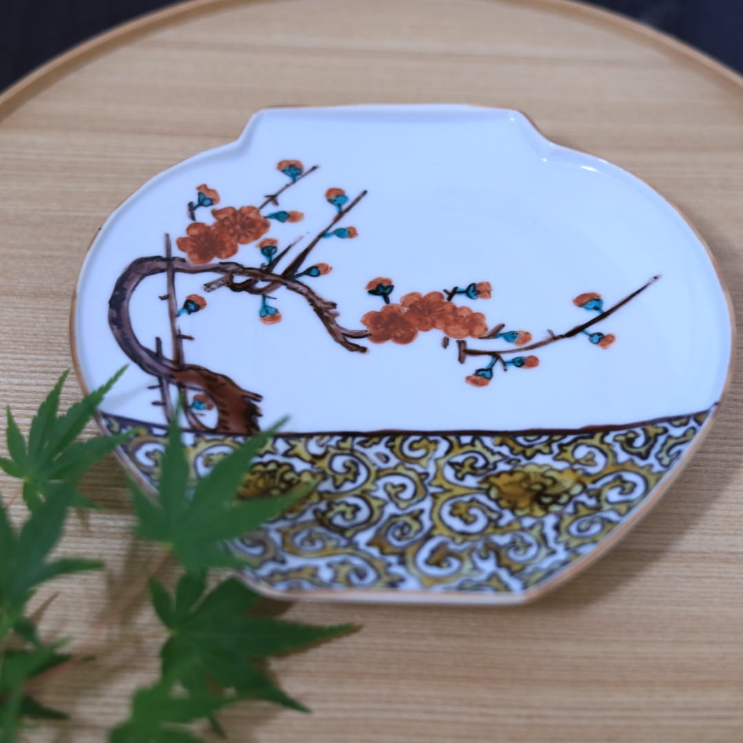 AS 山本 恭代 色絵 梅枝文壺形皿 | 芦屋貴兆陶家 online shop