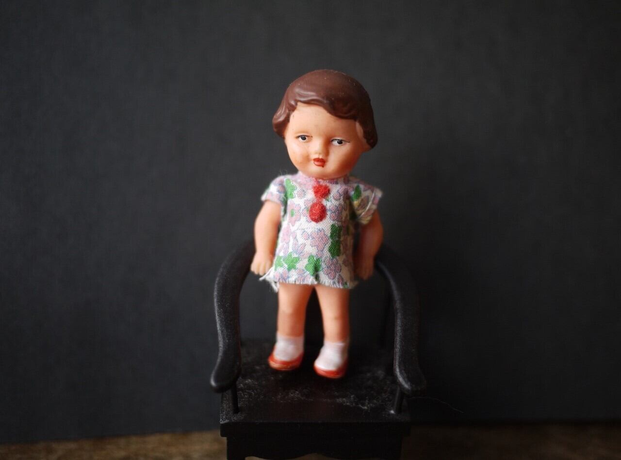 ピンクの花柄ワンピース 女の子人形 ラバードール