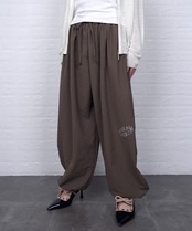 【直営限定ITEM】シアサッカールーズジョガーパンツ (BROWN)　CQ-48007H