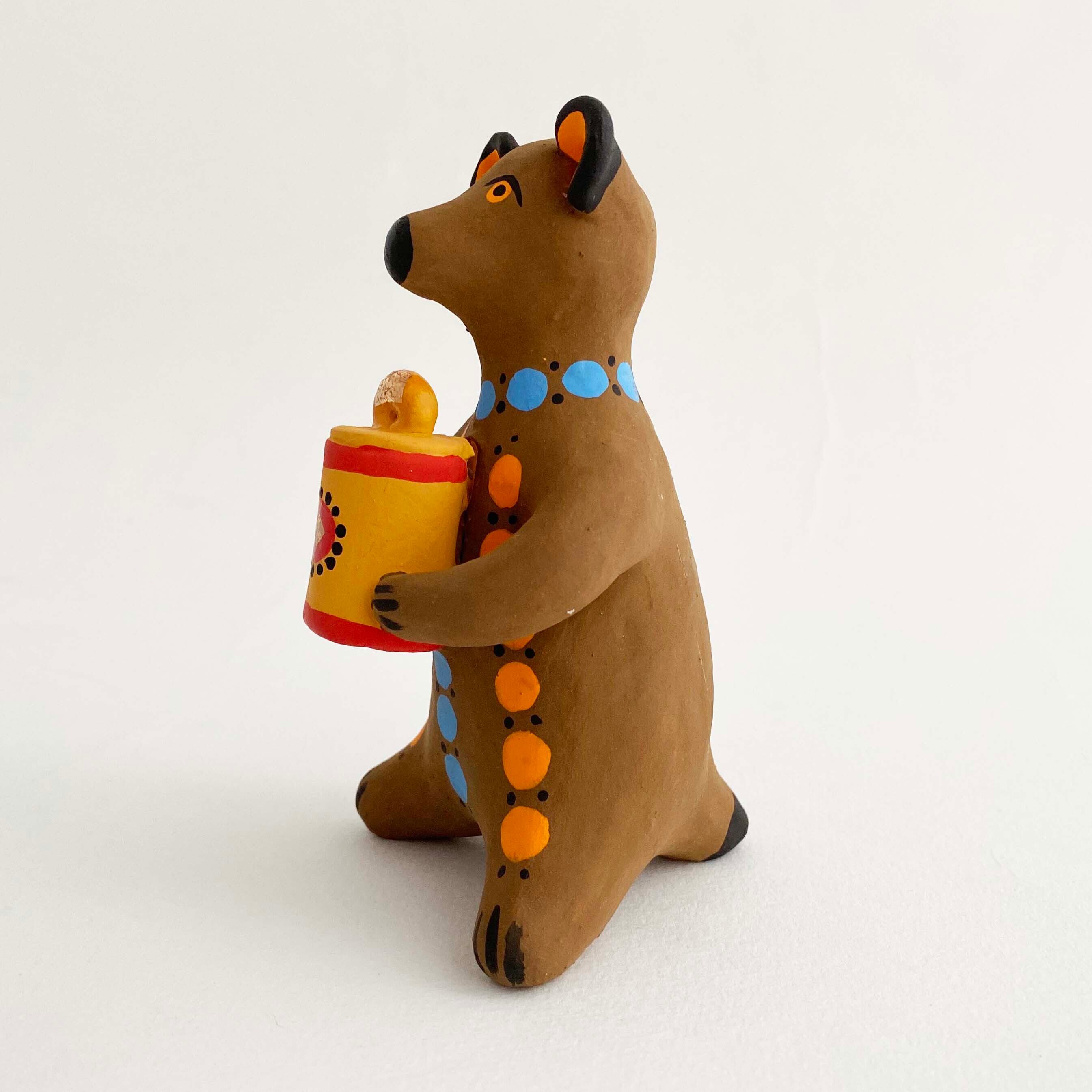 ディムコヴォ土人形 / 熊（器を抱える）