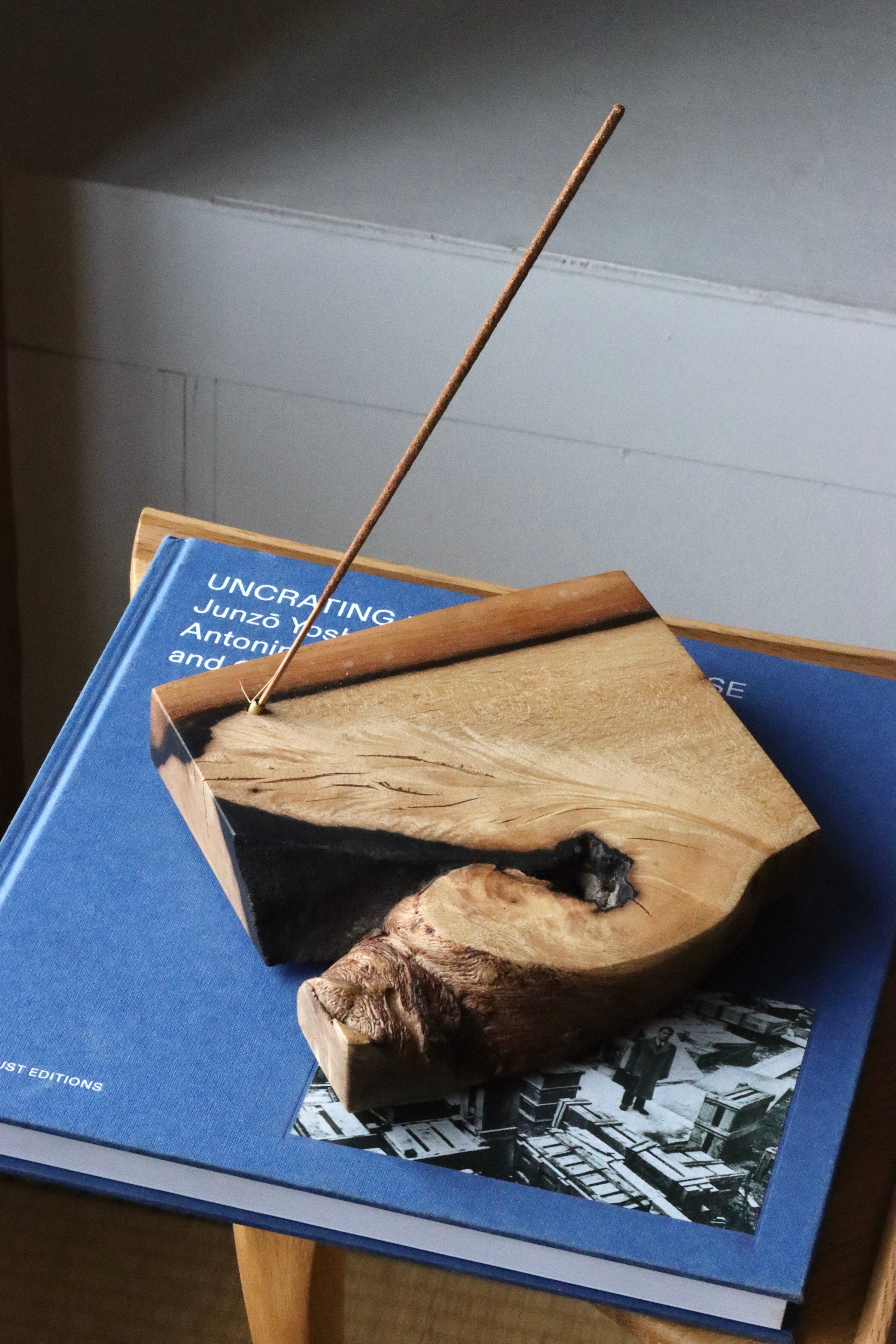 一枚板お香立て 黒柿 -kurogaki- A #140 | TORINOKI FURNITURE