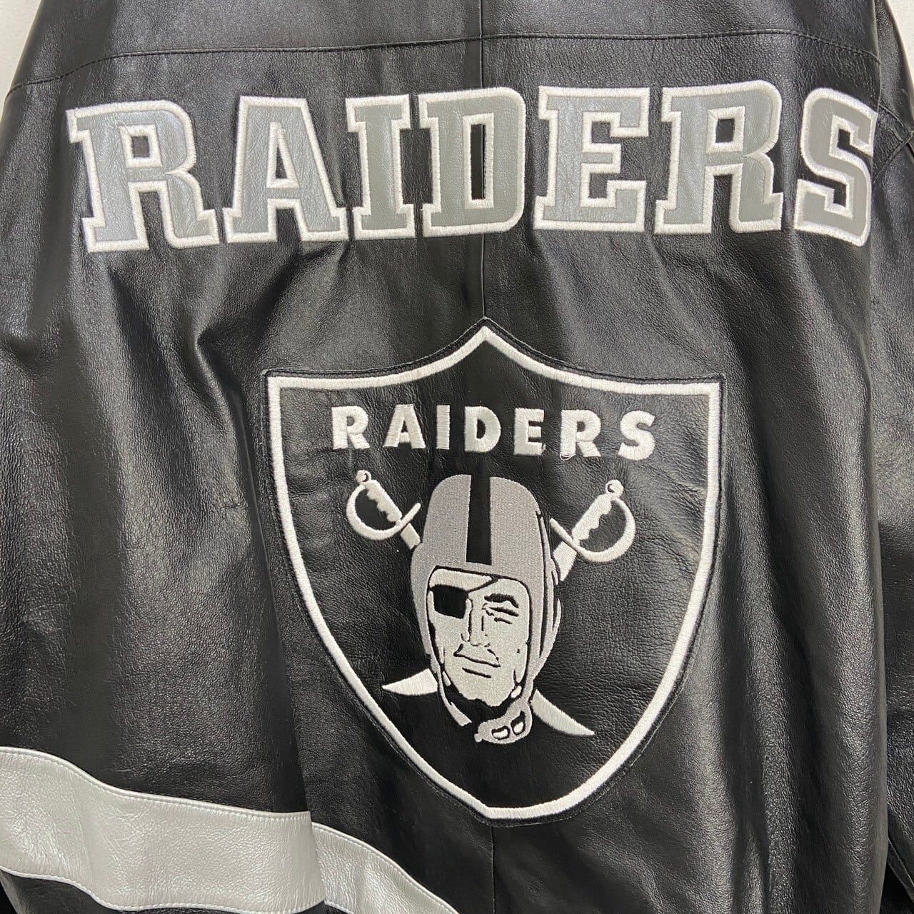 NFL オークランド・レイダース レザースタジャン 黒 M チーム NFL オークランド・レイダース レザースタジャン 黒 M チーム