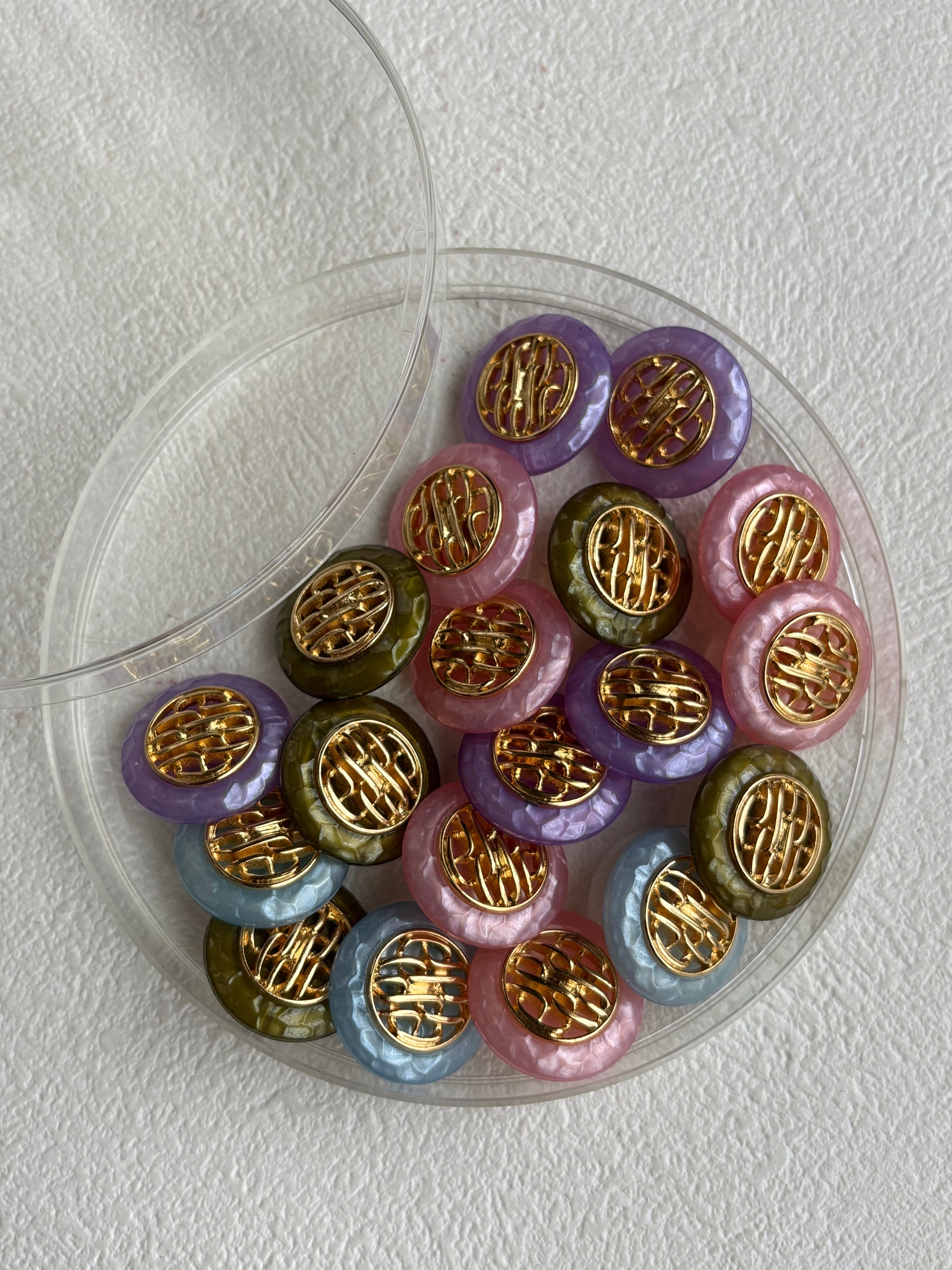 Japanese Vintageボタン プラスチック 染めボタン 17mm 透かしパーツ アクセサリーパーツ デコレーション材