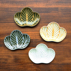 有田焼　銘々皿　松葉型（４種） 8-076