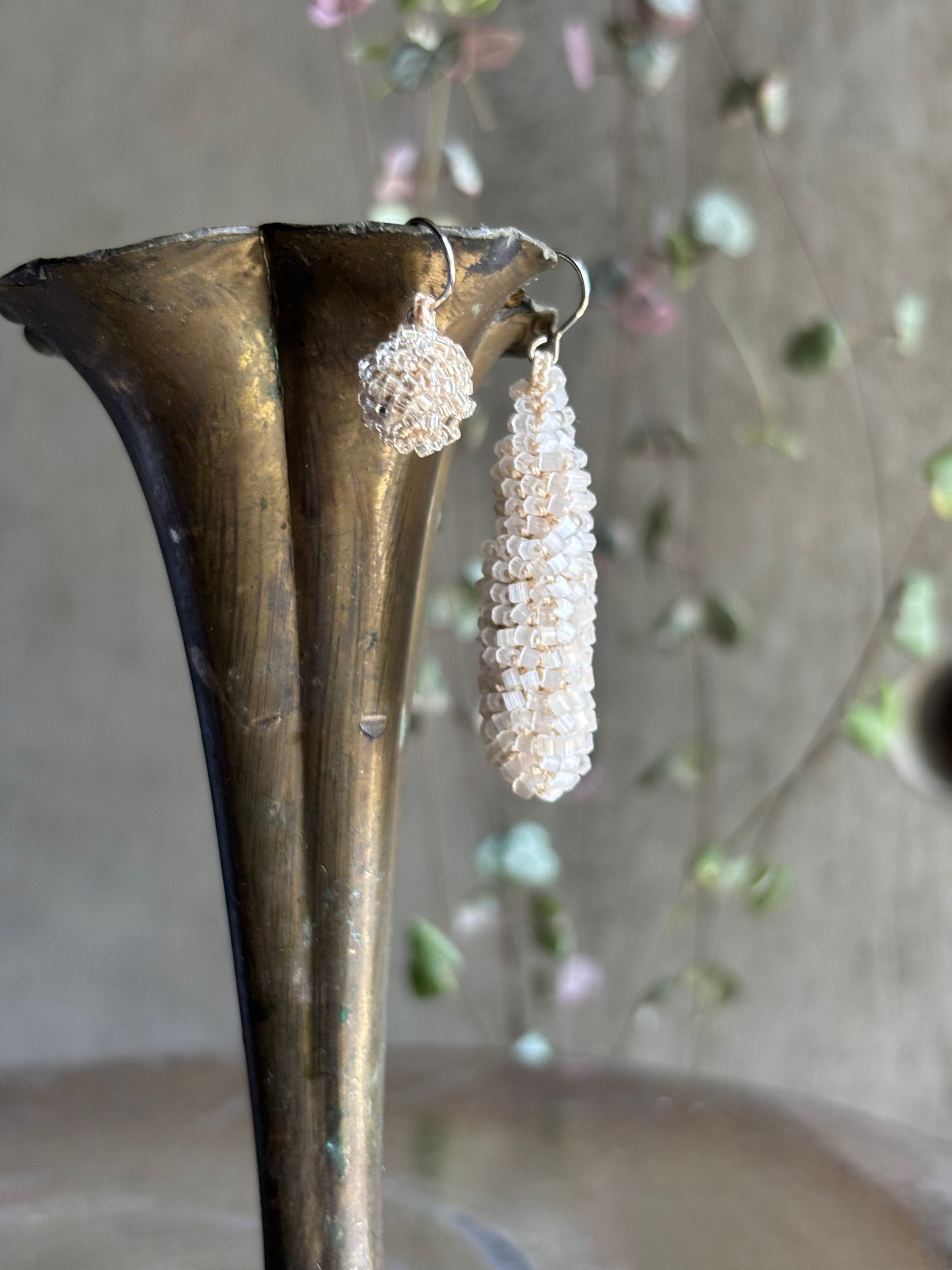 konomi earrings IV M