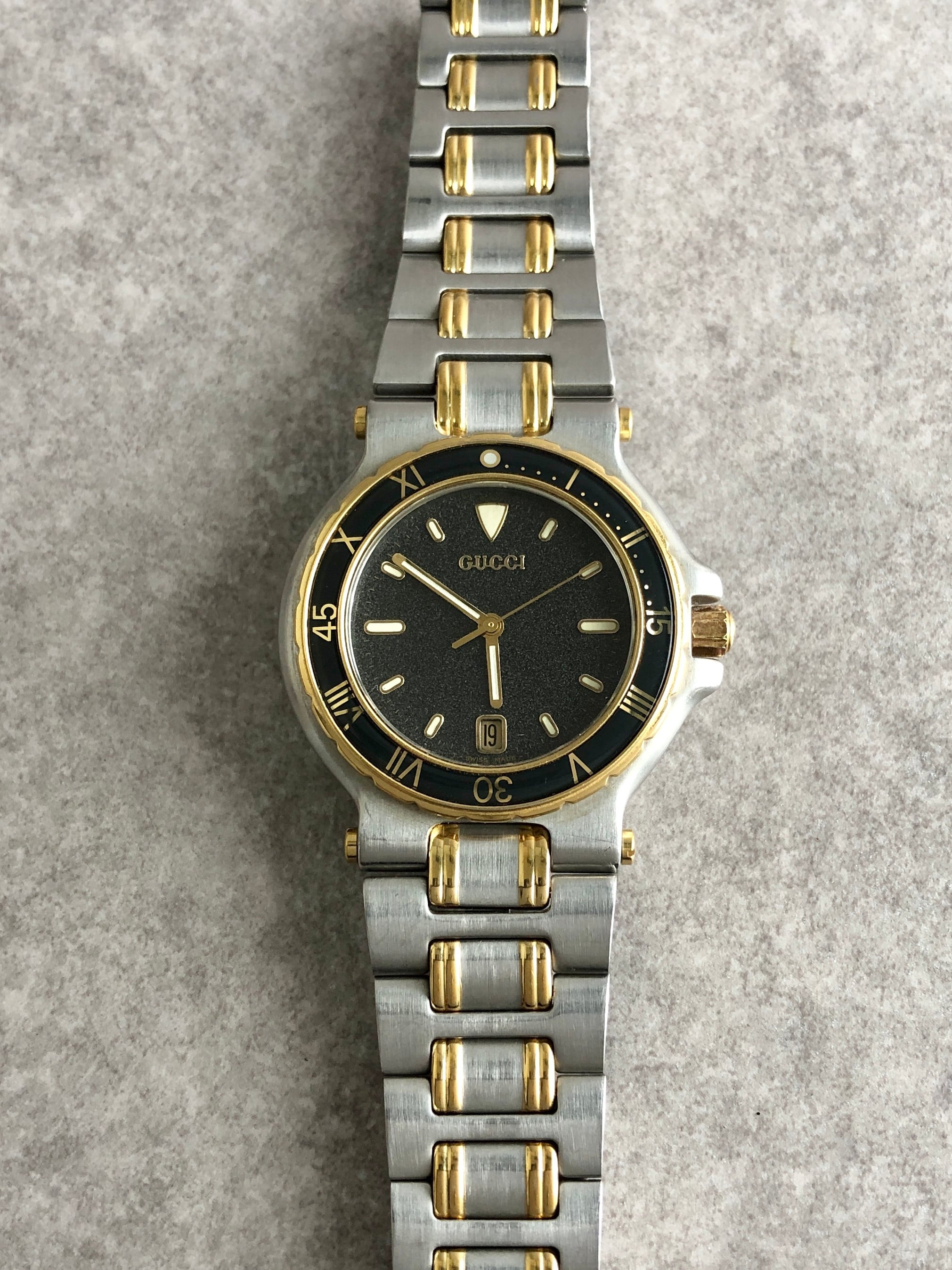 【ボックス】GUCCI アナログ時計 ブラック/ゴールド/シルバー GUCCI グッチ 腕時計 シルバー×ゴールド 9700L vintage ヴィンテージ